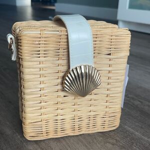 Shell Wicker Crossbody Bag. NEW
